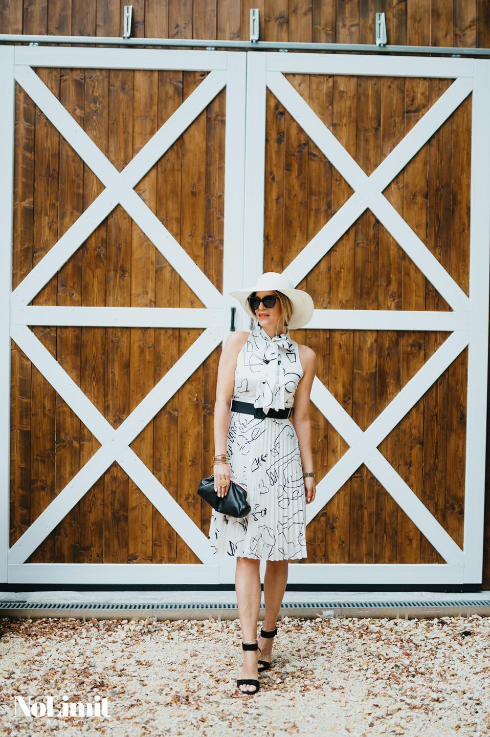 Back to business...induljon a hét!