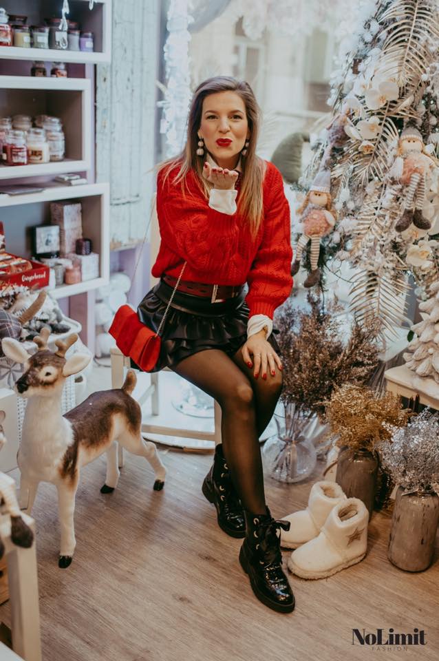 Nagy puszi a Mikulásnak és Nektek drága Követőink, Vásárlóink!